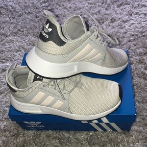 GREY AND PINK ADIDAS SNEAKERS NEVER WORN